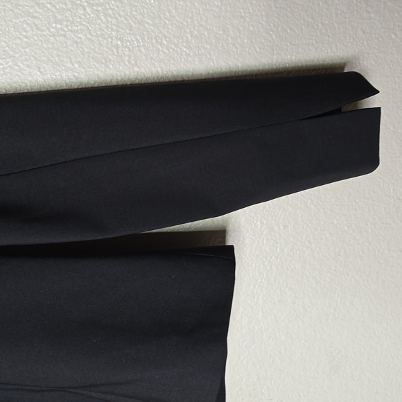 Hugo boss 2 buttom closure office formal virgen wool blend blazer. - Picture 8 of 8